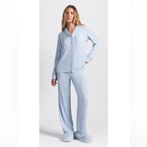 SKIMS SLEEP
LONG SLEEVE BUTTON UP SET - ZEN BLUE
